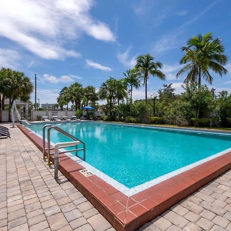 Best Western Plus North Miami-Bal Harbour Экстерьер фото