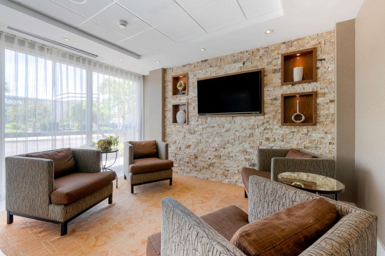 Best Western Plus North Miami-Bal Harbour Экстерьер фото