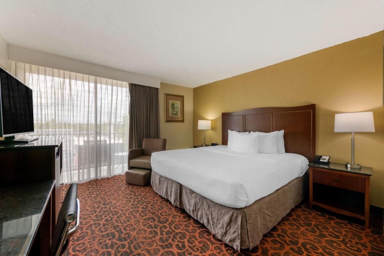 Best Western Plus North Miami-Bal Harbour Экстерьер фото