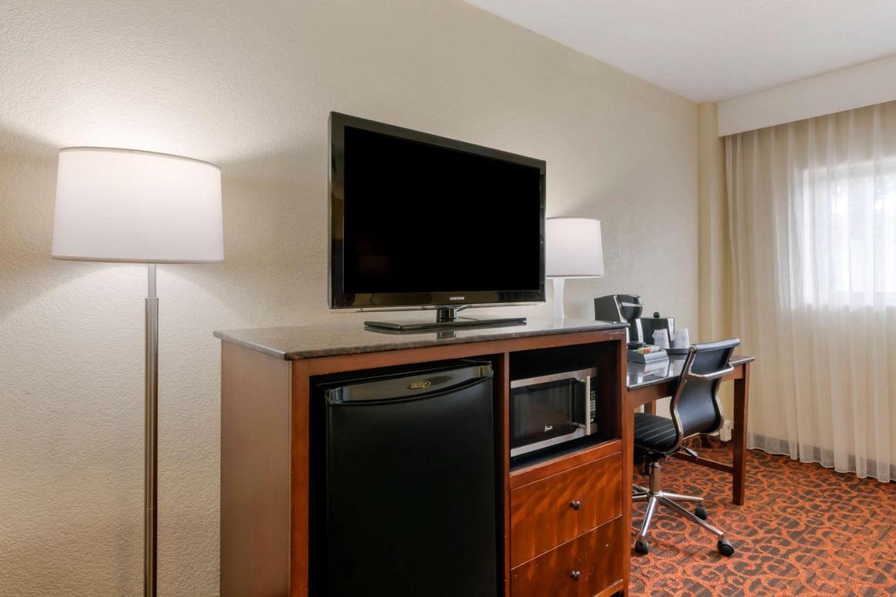 Best Western Plus North Miami-Bal Harbour Экстерьер фото