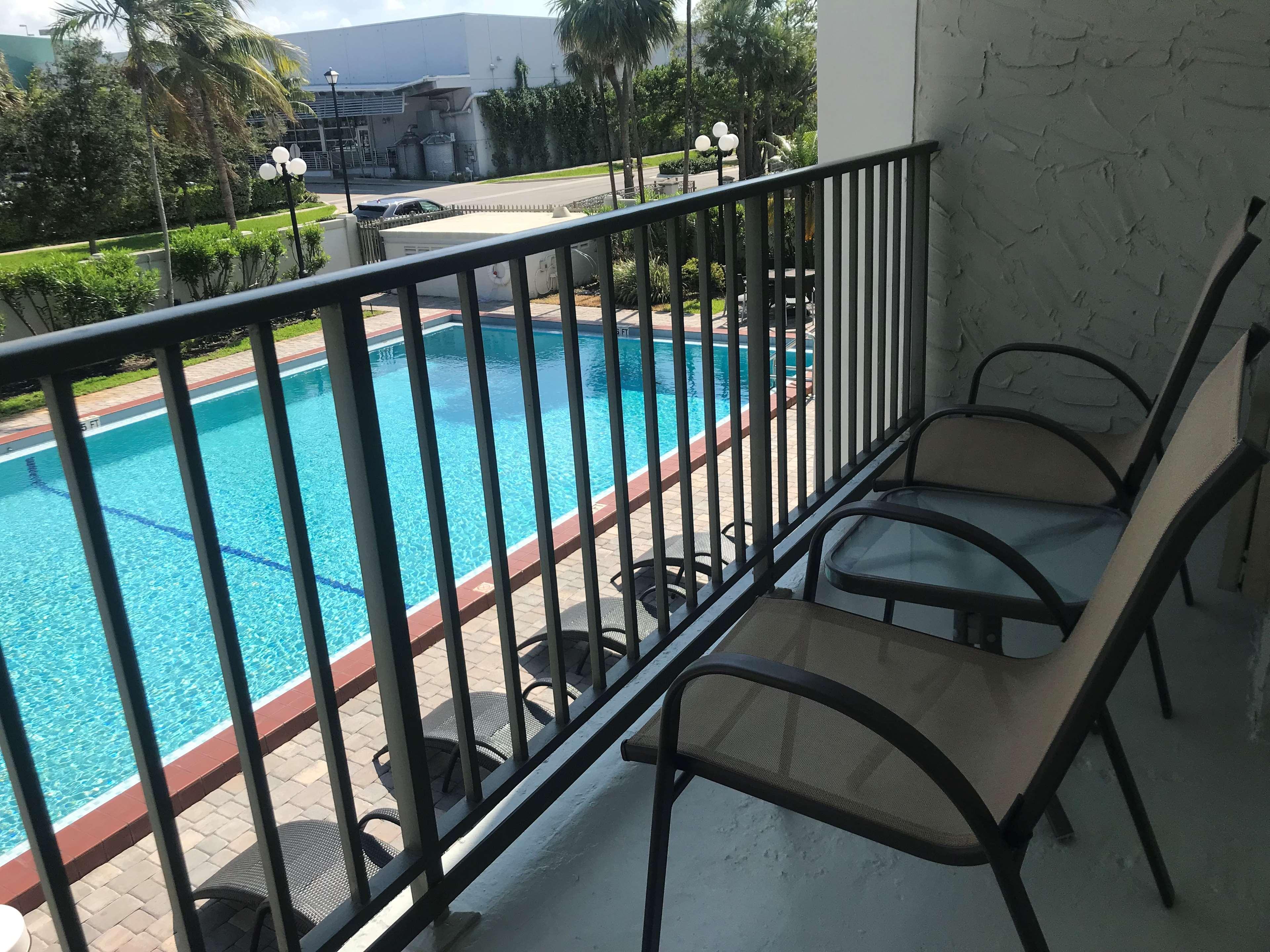 Best Western Plus North Miami-Bal Harbour Экстерьер фото