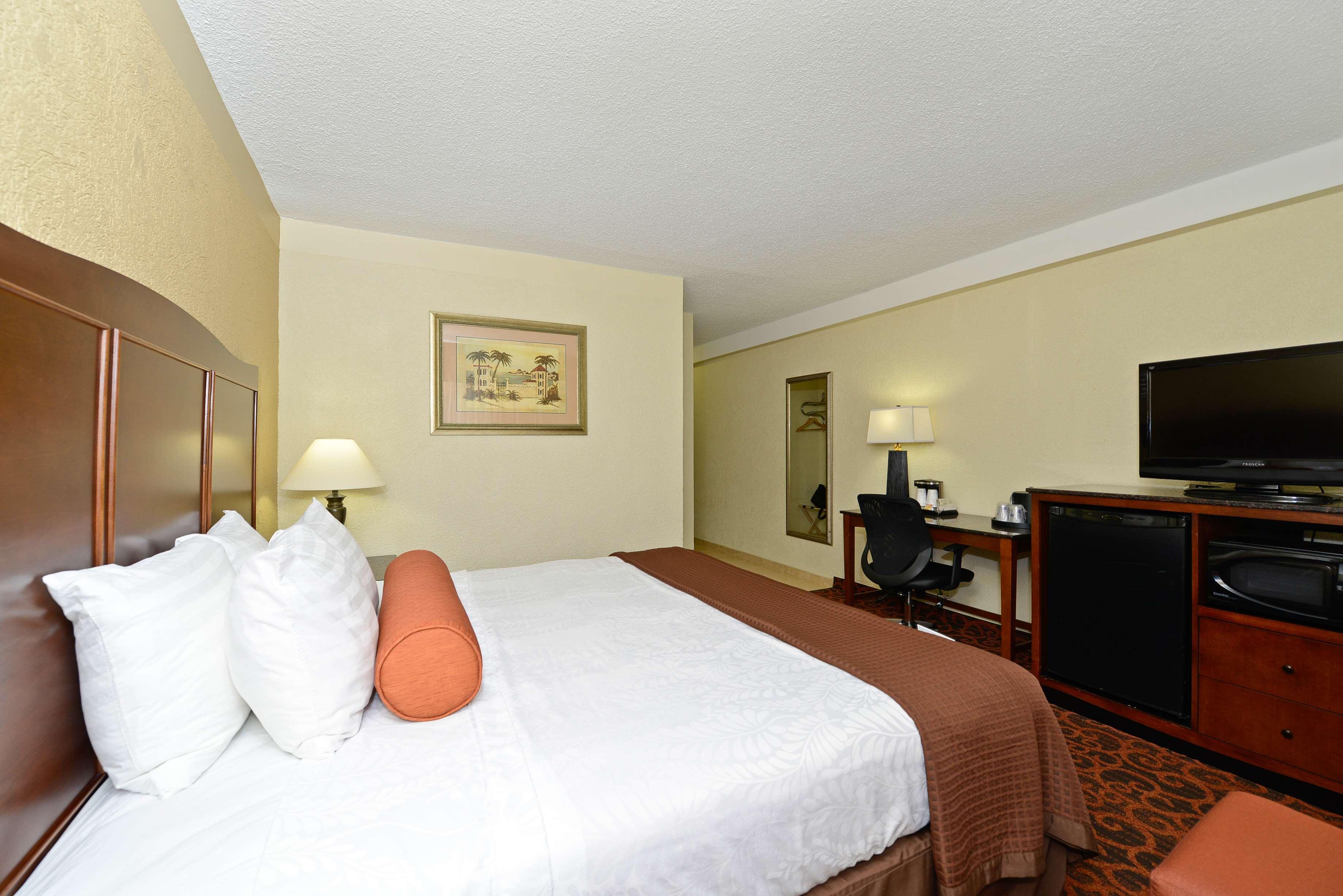 Best Western Plus North Miami-Bal Harbour Экстерьер фото