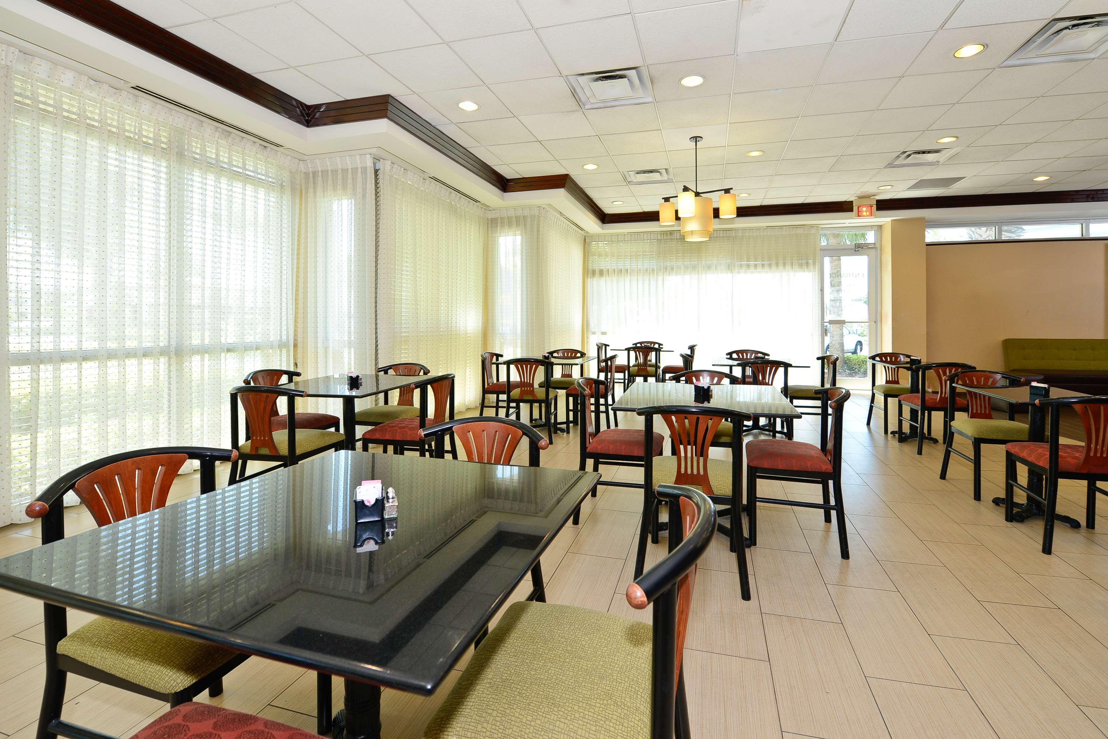 Best Western Plus North Miami-Bal Harbour Экстерьер фото