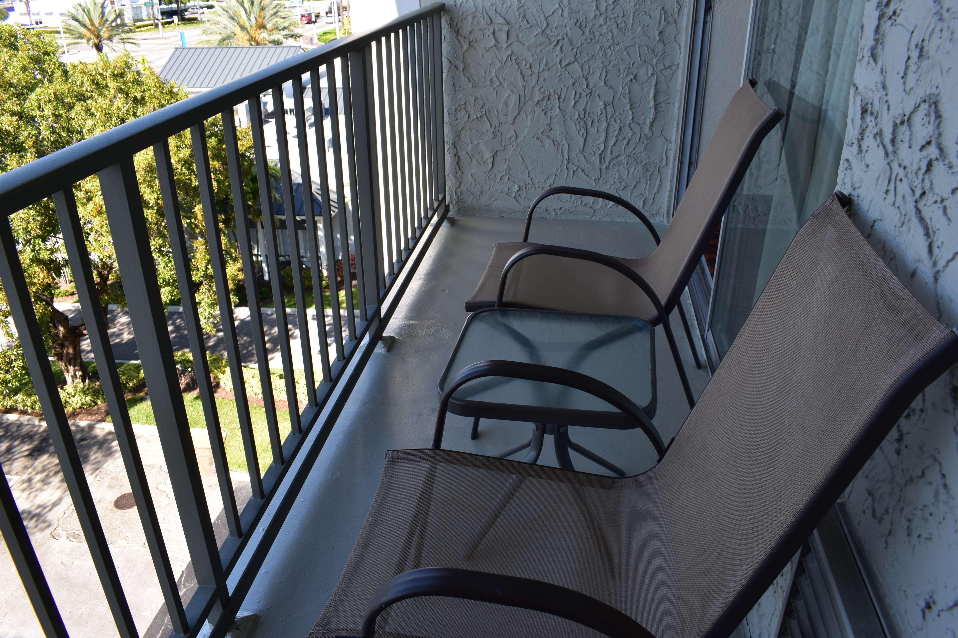 Best Western Plus North Miami-Bal Harbour Экстерьер фото