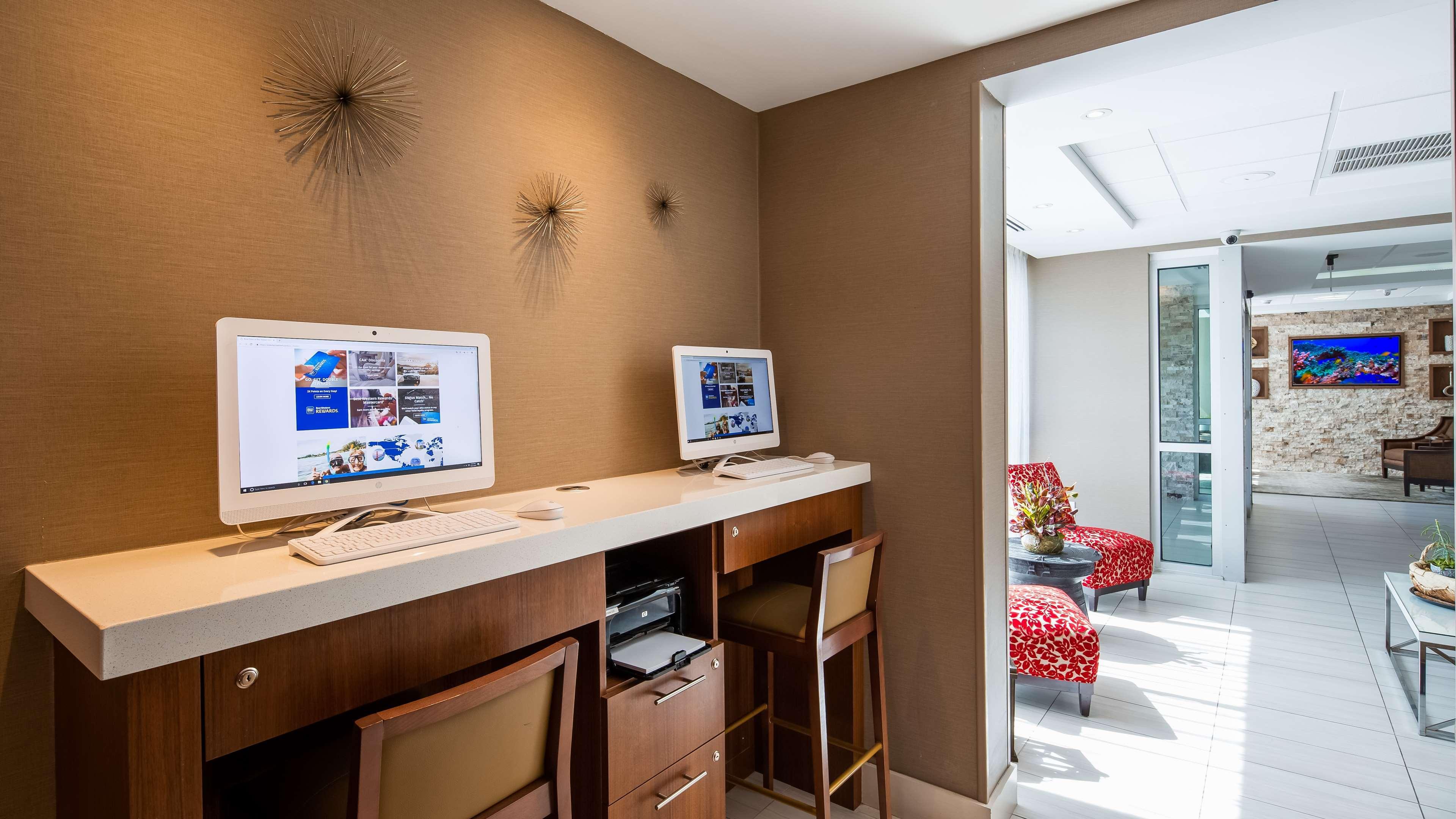 Best Western Plus North Miami-Bal Harbour Экстерьер фото